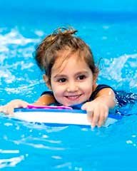 مهمترین فواید شنا برای کودکان | جسمی و روحی